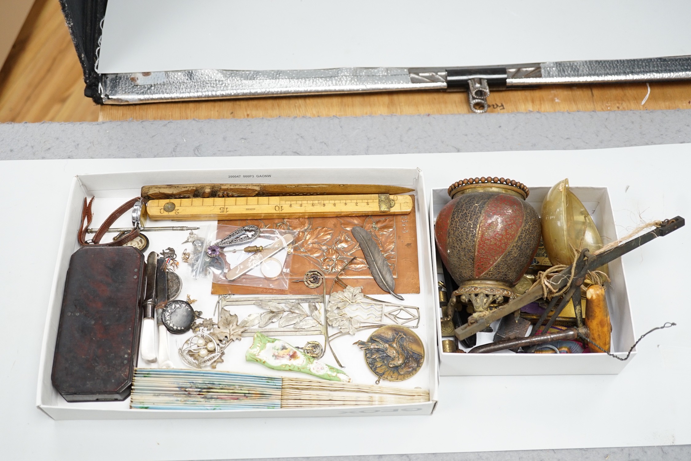 A 19th century fan with bone guards, a gold penknife, a small collection of costume jewellery and collectables